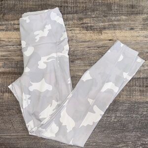 AS REVIVAL Women’s XSMALL Camouflage Leggings - Gray